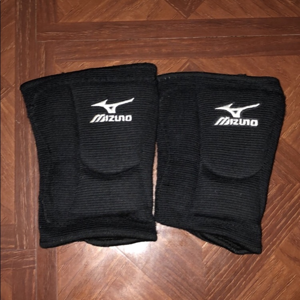 Volleyball knee pads